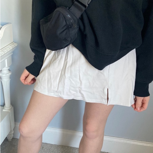 American Eagle Outfitters Dresses & Skirts - American eagle white basic skirt, GOOD QUALITY